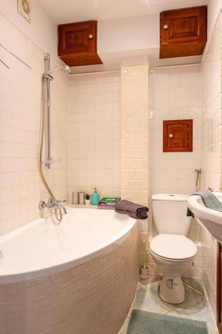 Ferienwohnung Cozy, Bright, Comfy Studio Next To The Old Town. Warschau Exterior foto
